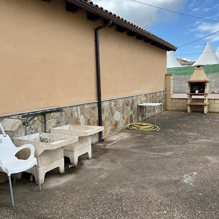 Albergue Municipal * San Martín del Camino