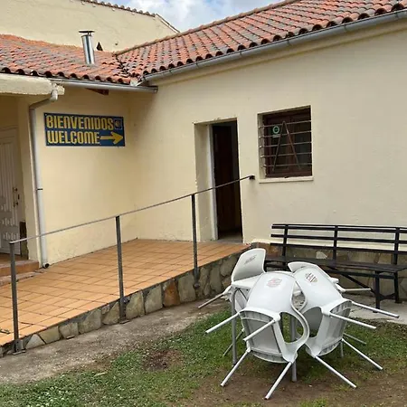 Albergue Municipal Albergue *