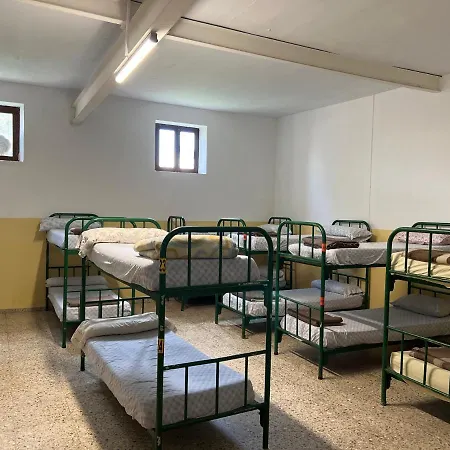 Hostel Albergue Municipal *