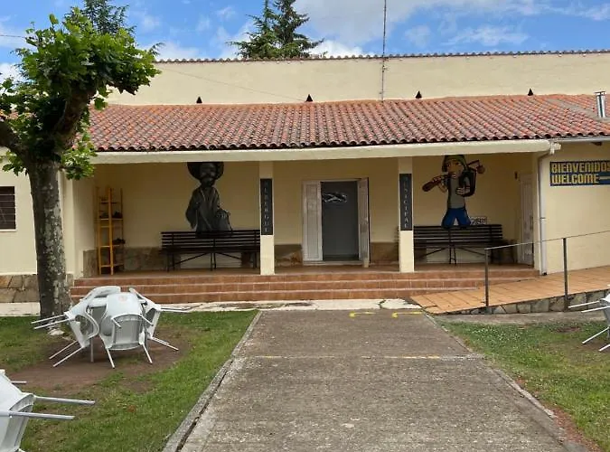 Albergue Municipal Hostel *