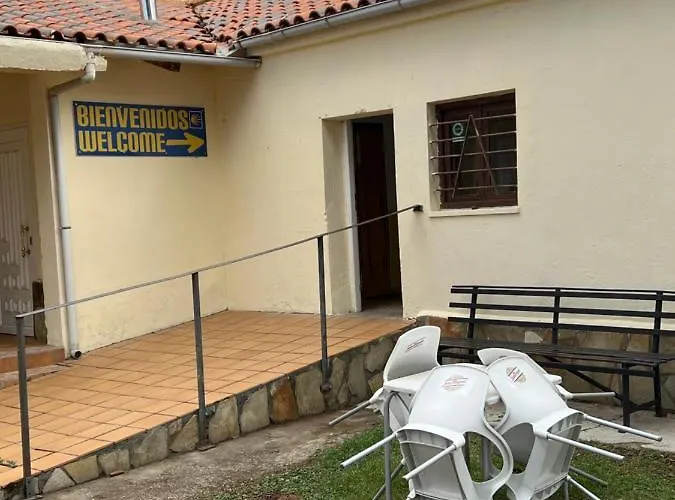 Albergue Municipal Hostel *