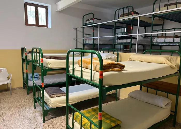 Hostel Albergue Municipal *