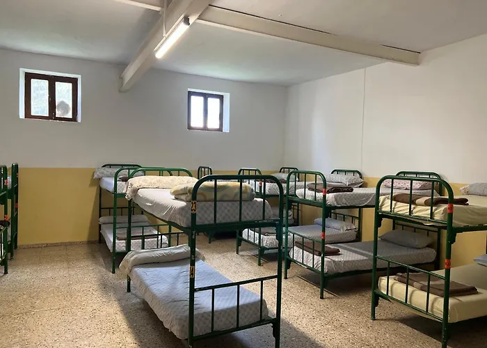 Hostel Albergue Municipal *