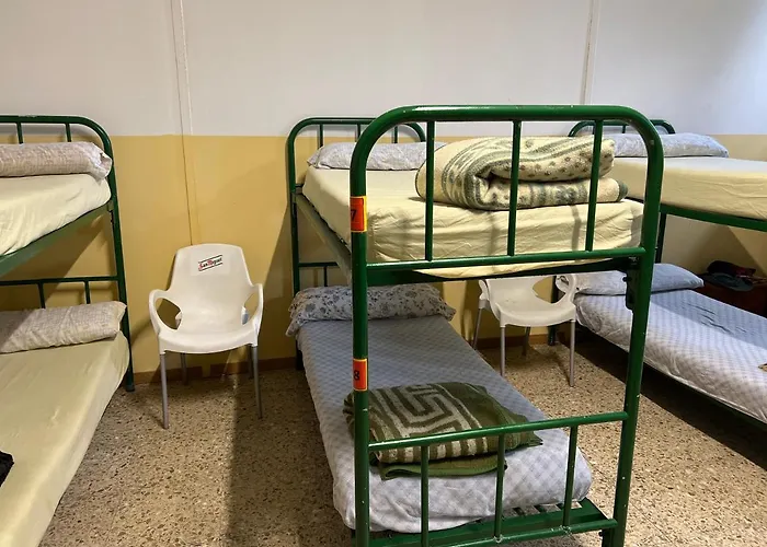 Albergue Municipal Hostel San Martín del Camino